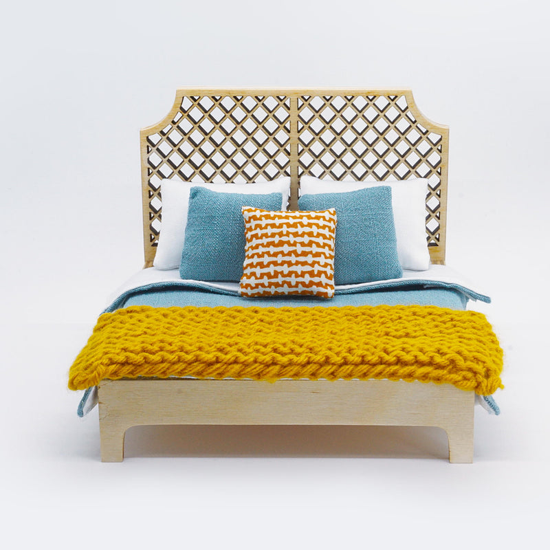 Dollhouse Miniature Knitted Throw Blankets | Single + Double