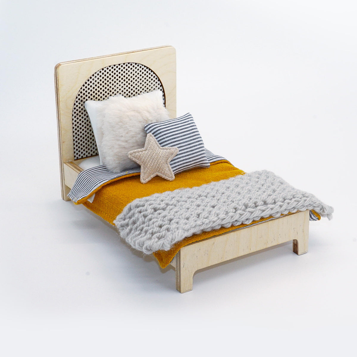 Dollhouse Miniature Knitted Throw Blankets | Single + Double